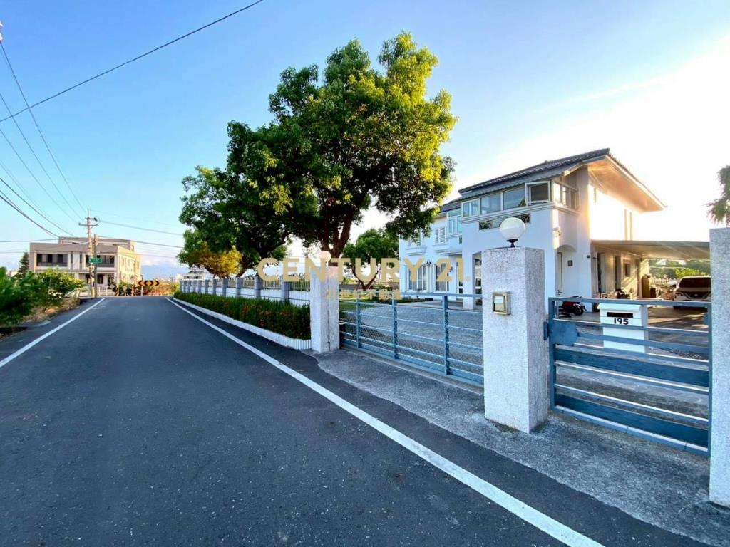 FE090交流道旁大面寬水池莊園農舍(附