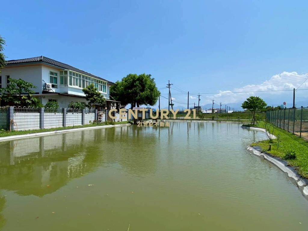 FE090交流道旁大面寬水池莊園農舍(附