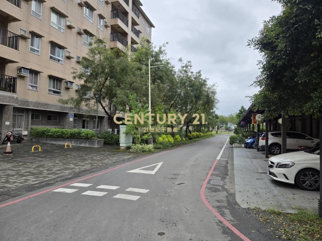 FG083高鐵角窗別墅店面