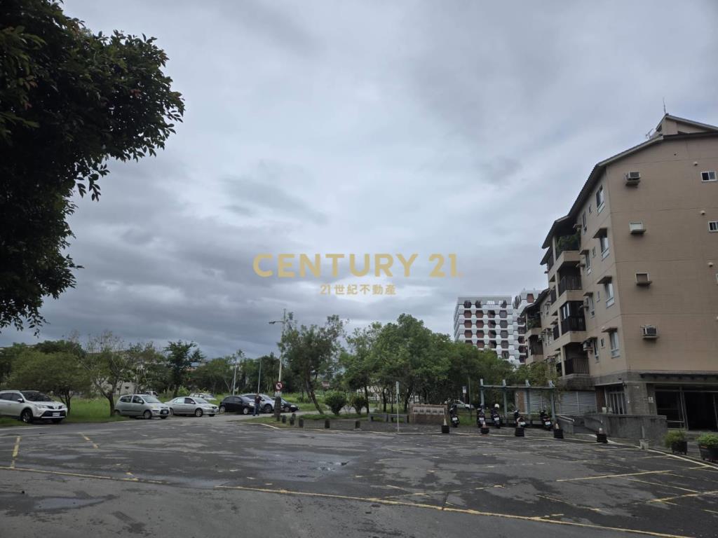 FG083高鐵角窗別墅店面