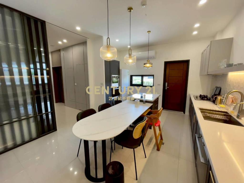 FB317安農溪畔、雙車位電梯別墅