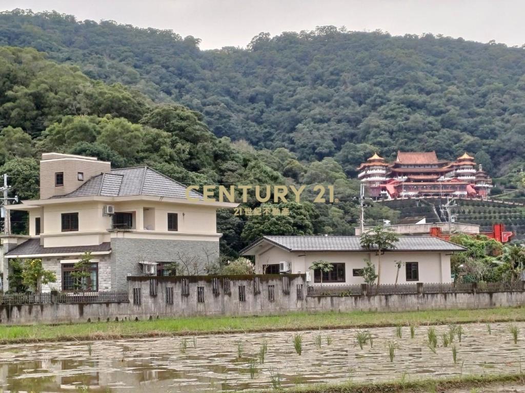 DD195礁溪白鵝山巒縣道旁建地