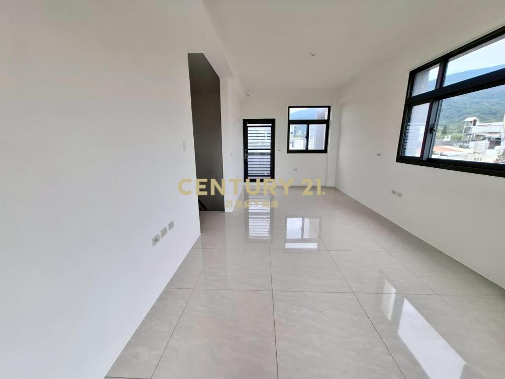 JB199礁溪轉運站全新電梯邊間透天