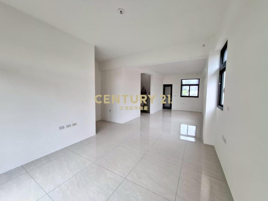 JB199礁溪轉運站全新電梯邊間透天