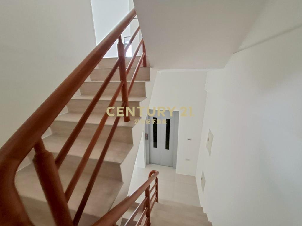 JB199礁溪轉運站全新電梯邊間透天