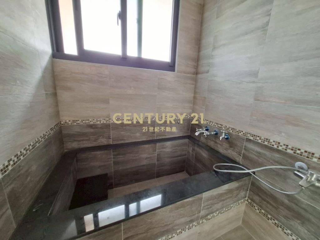 JB199礁溪轉運站全新電梯邊間透天