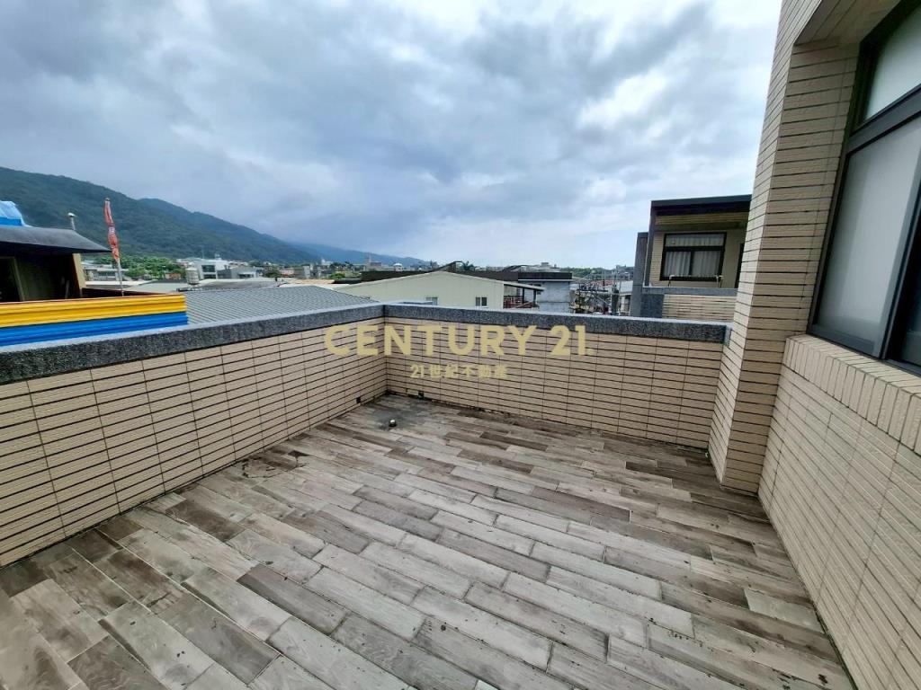 JB199礁溪轉運站全新電梯邊間透天