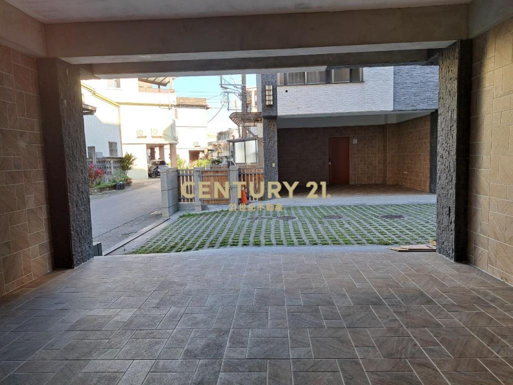 JB199礁溪轉運站全新電梯邊間透天