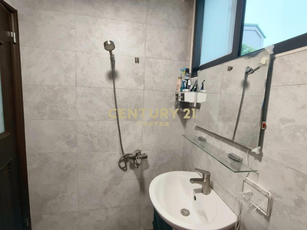 DB394礁溪輕屋齡電梯透天