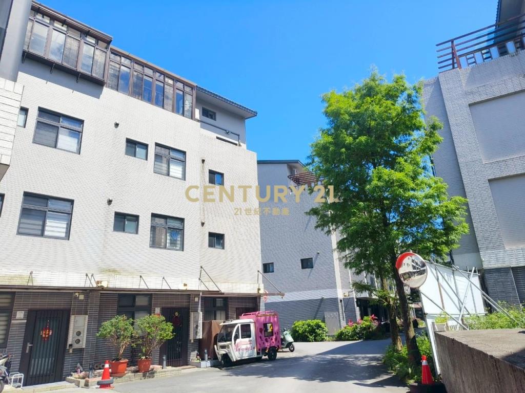 DB394礁溪輕屋齡電梯透天