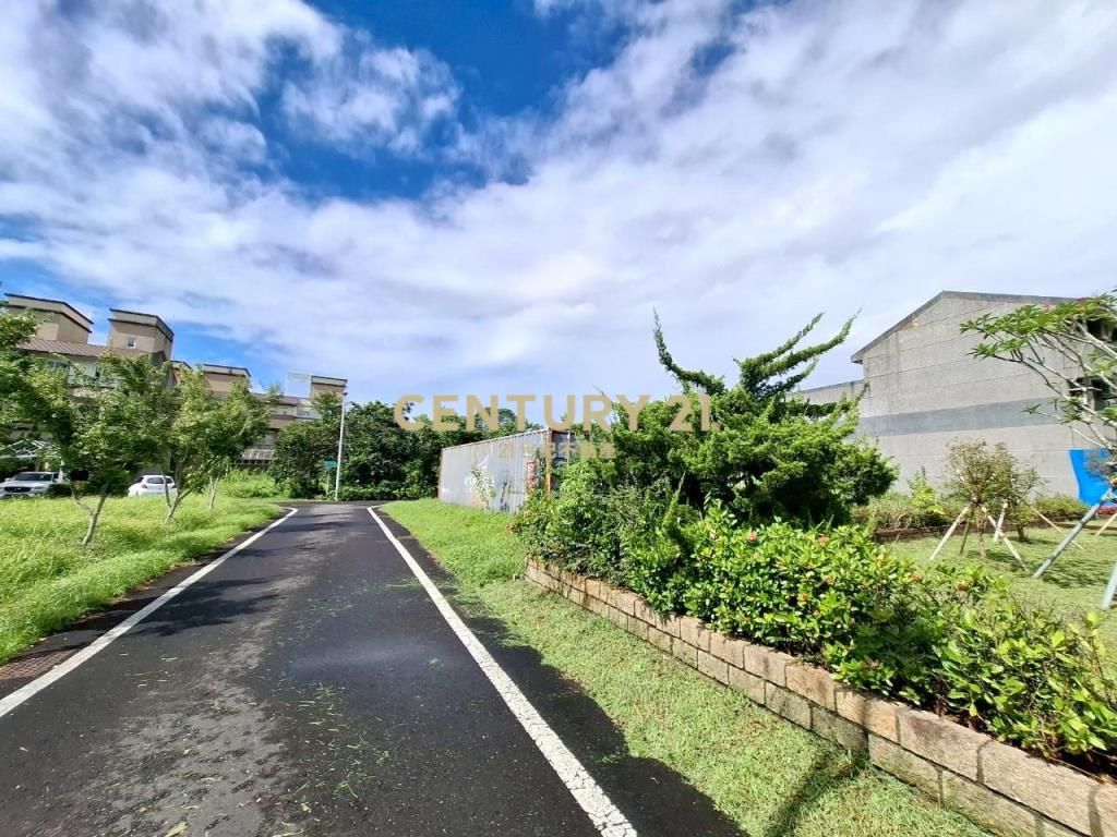 DD236高鐵特區縣政雙面路方正角地