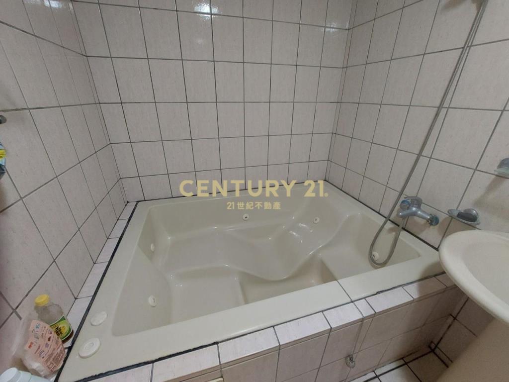 DA950凱一高樓低總價溫泉湯屋