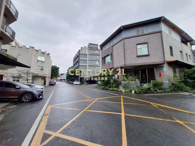 DB424頭城邊間電梯透天別墅