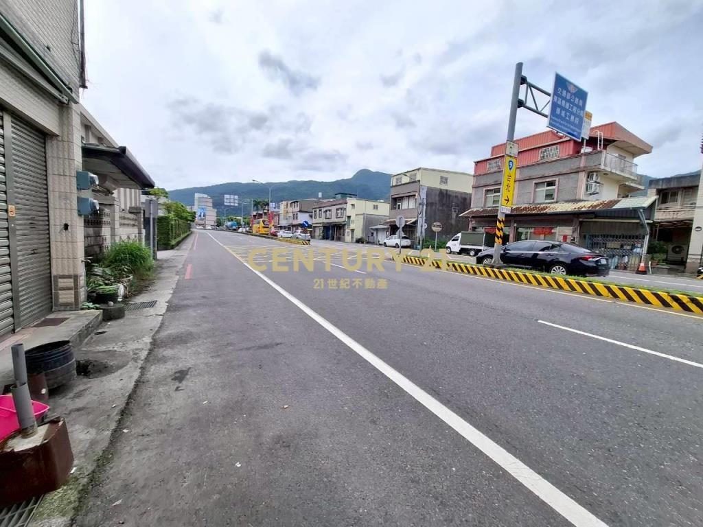 DB432近交流道店面透天別墅