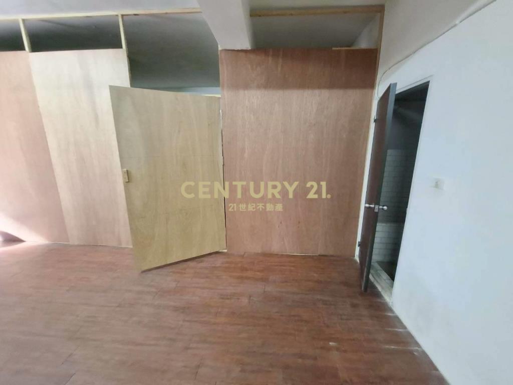 DG071近礁溪市區三角窗大面寬店住