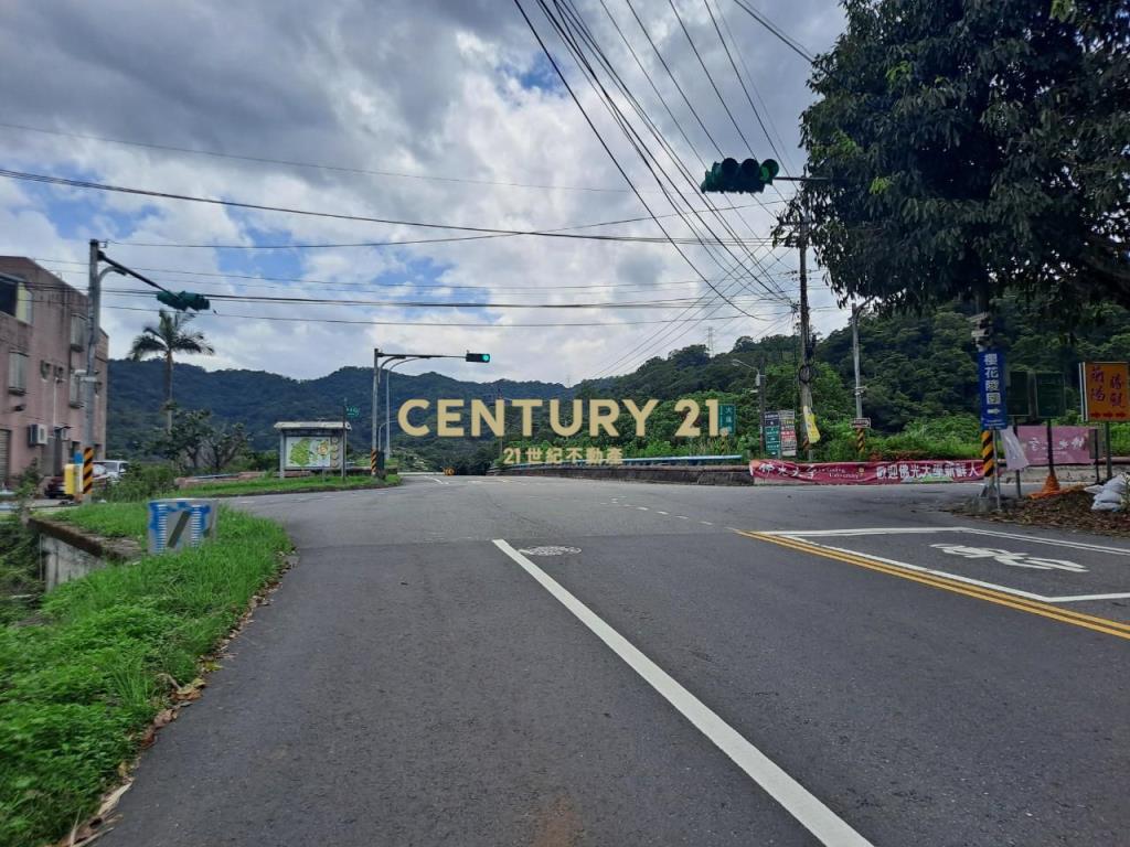 JC374林美路旁大面寬農地