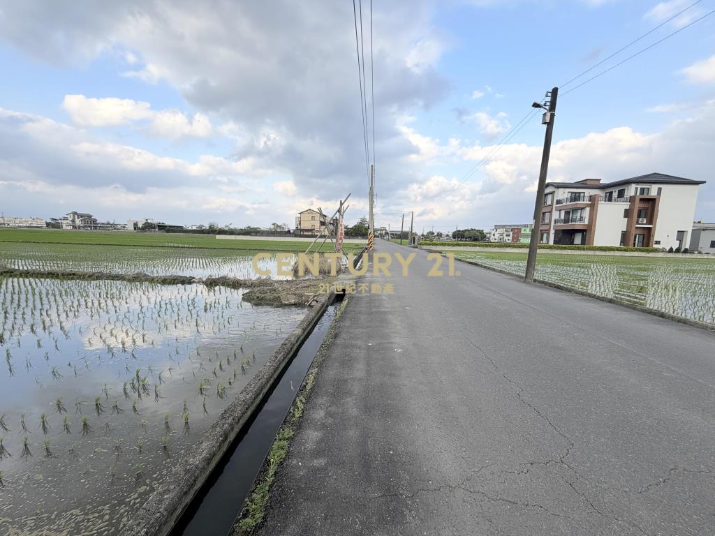 DC559壯圍中道旁大農地