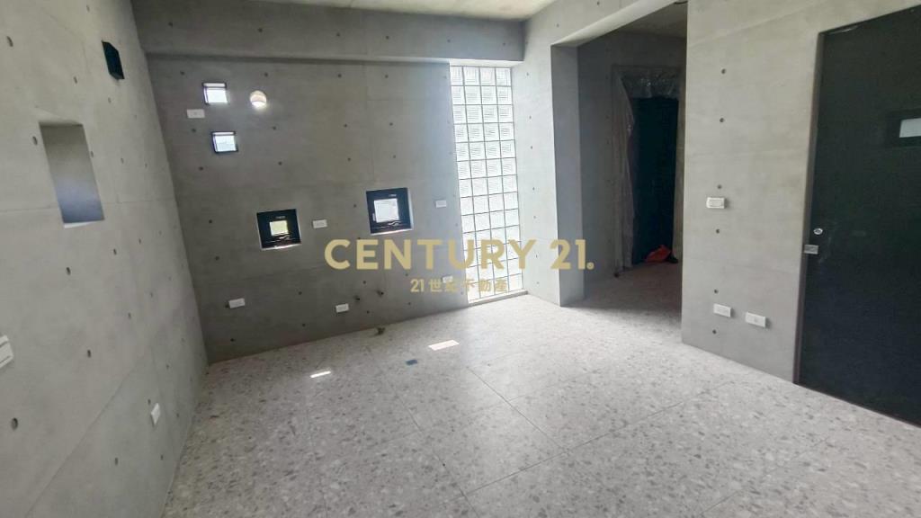 DE171礁溪左岸清水模全新農舍