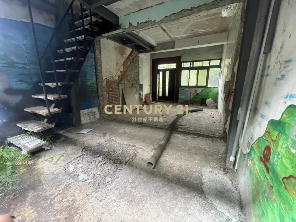 CB298大馬路旁夢想DIY投資透天