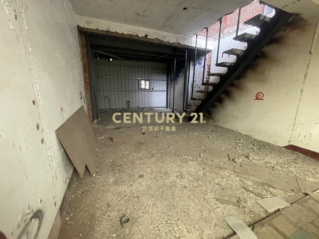 CB298大馬路旁夢想DIY投資透天