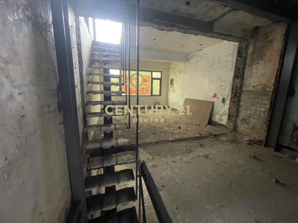 CB298大馬路旁夢想DIY投資透天