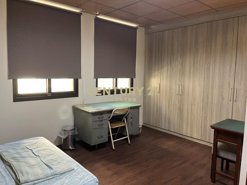 CG121文化中心三角窗黃金店面