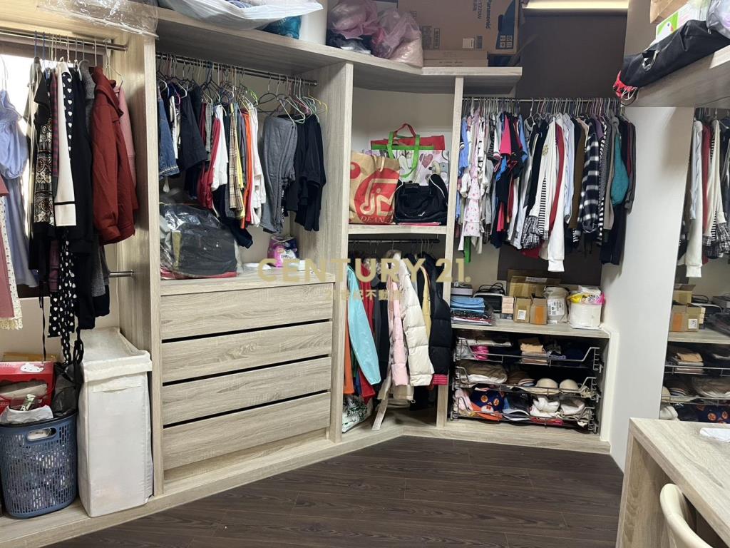 CG121文化中心三角窗黃金店面