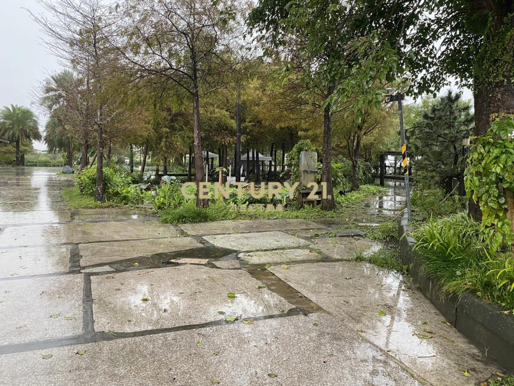 CE140峇厘島風雙面路電梯民宿