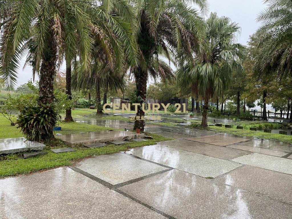 CE140峇厘島風雙面路電梯民宿