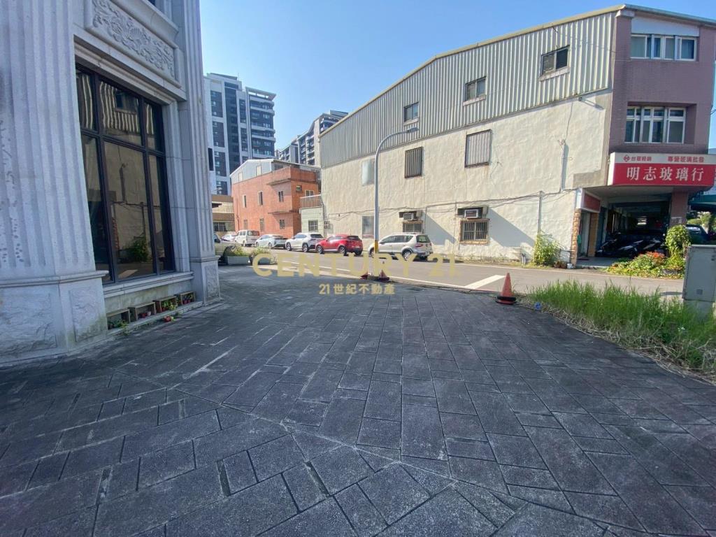 CH095宜市三角窗店面(租)