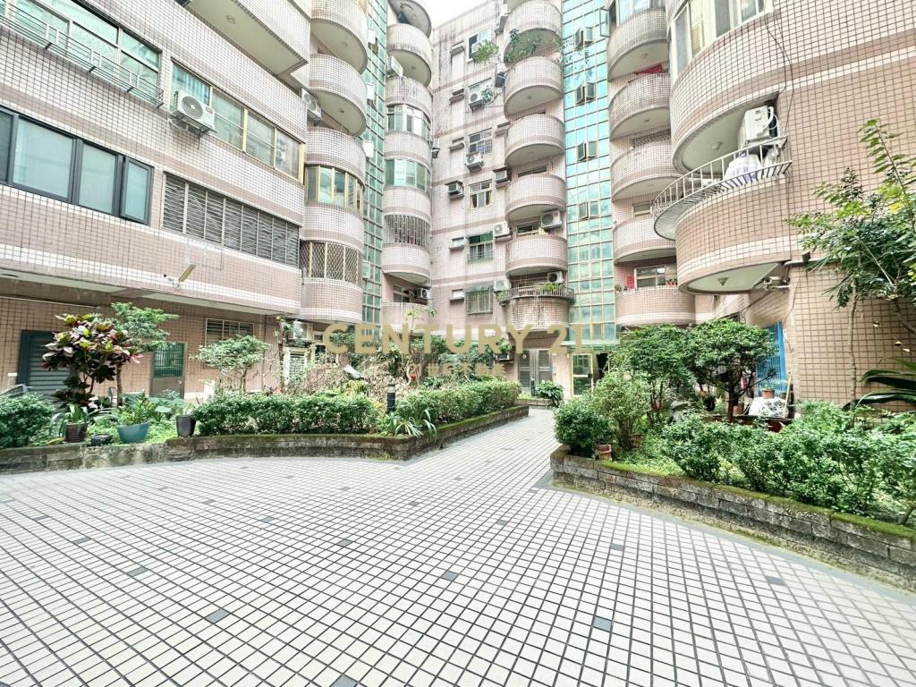 GA258近轉運站三房車位華廈