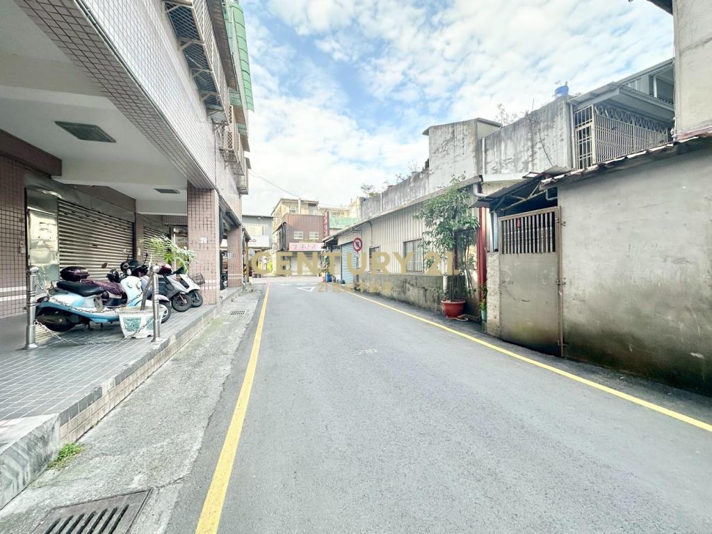 GA258近轉運站三房車位華廈