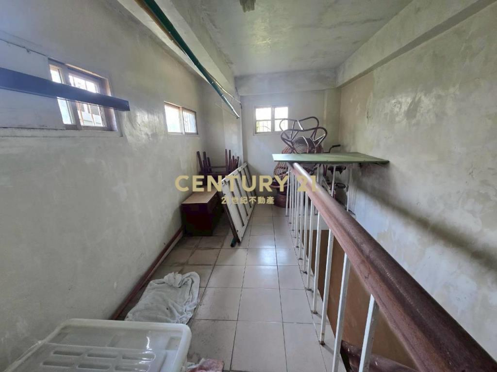 GB298近新月前後路店住