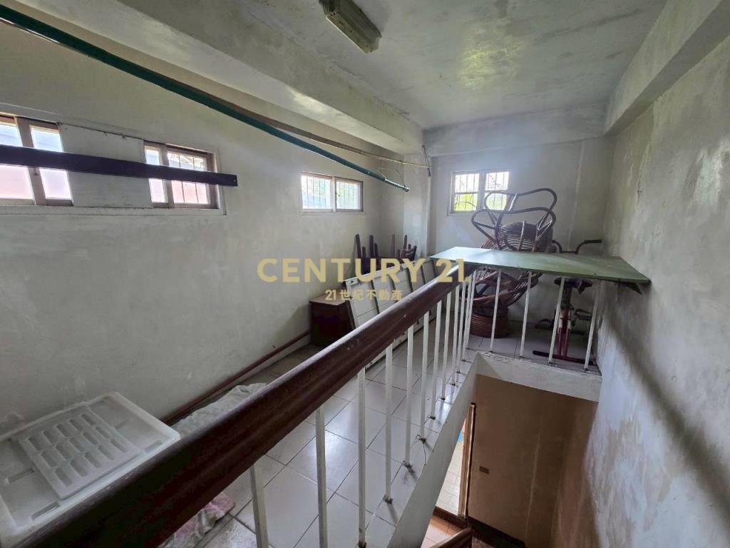 GB298近新月前後路店住