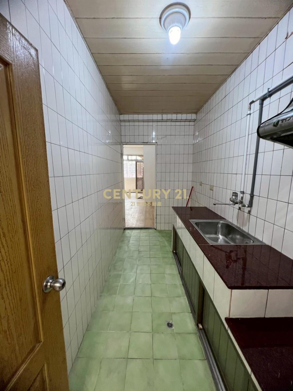 成泰路邊間雅寓