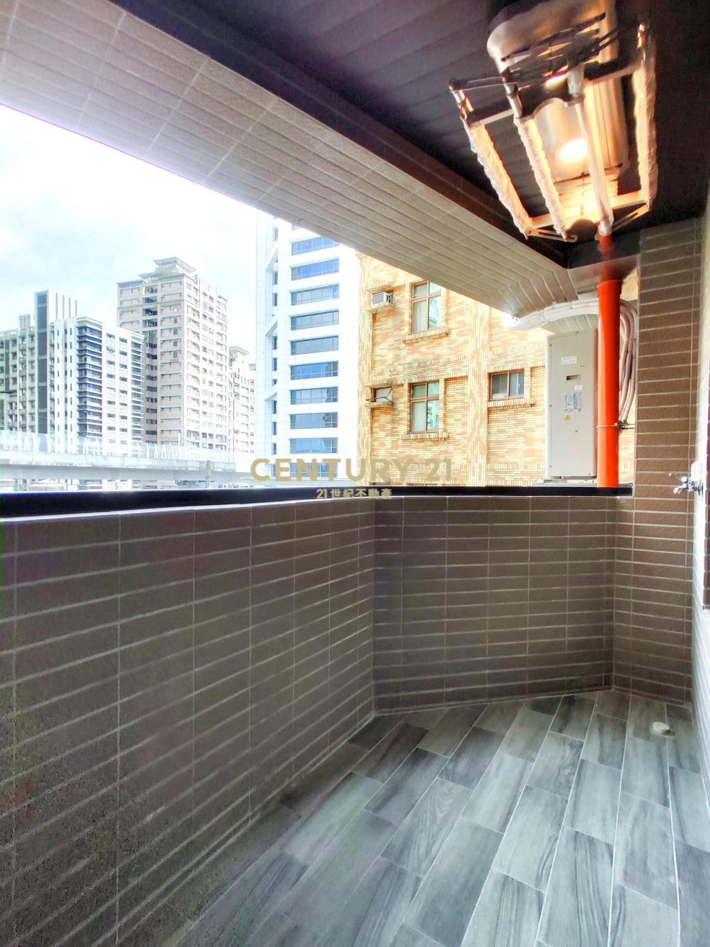 紅樹林.全新３房２衛含管理費