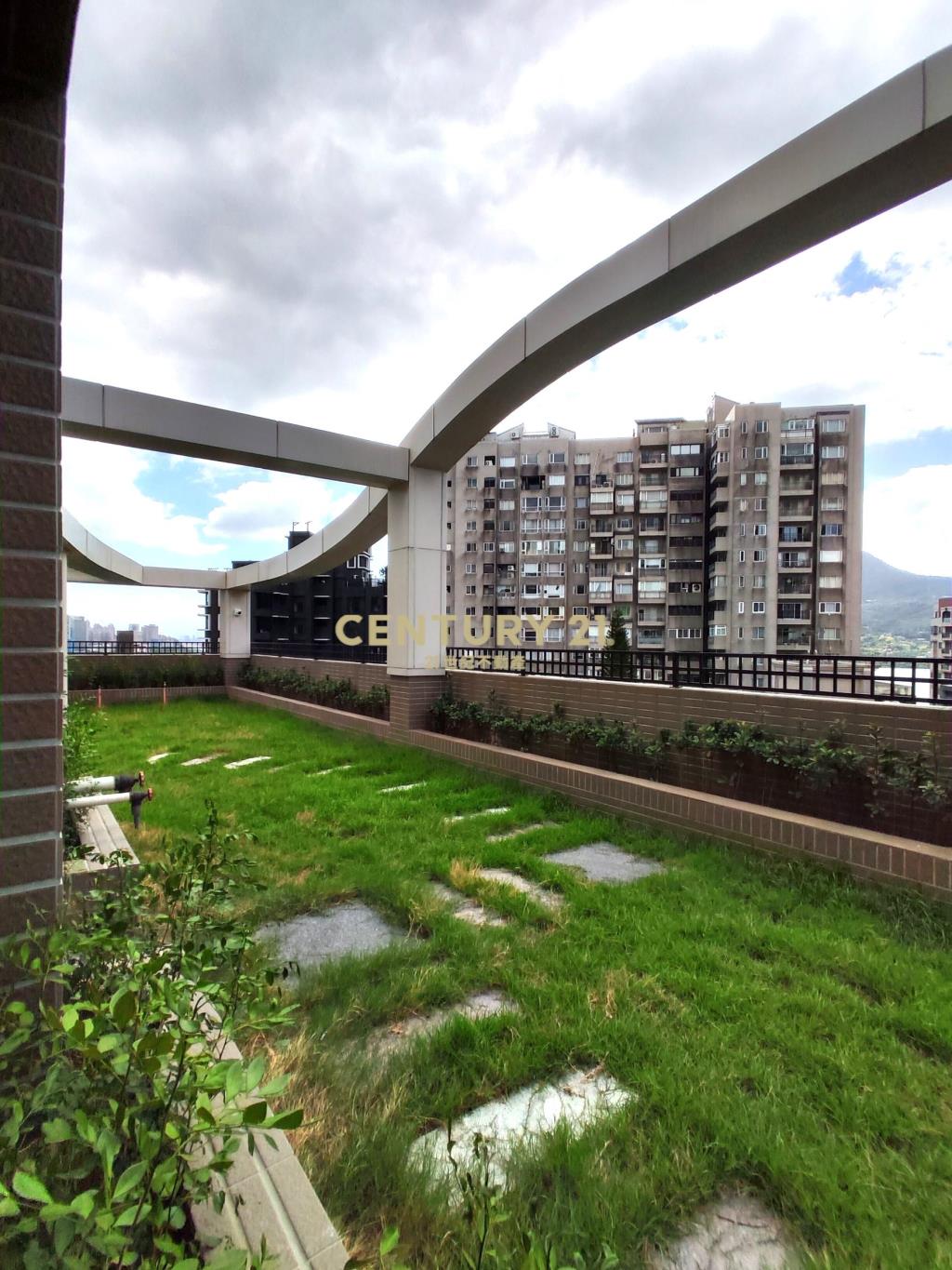 紅樹林.全新３房２衛含管理費