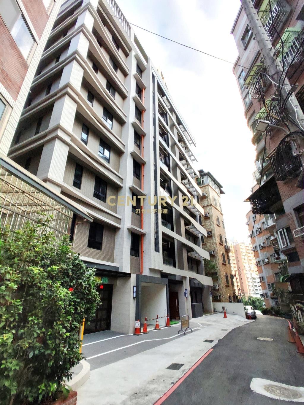 紅樹林.全新３房２衛含管理費