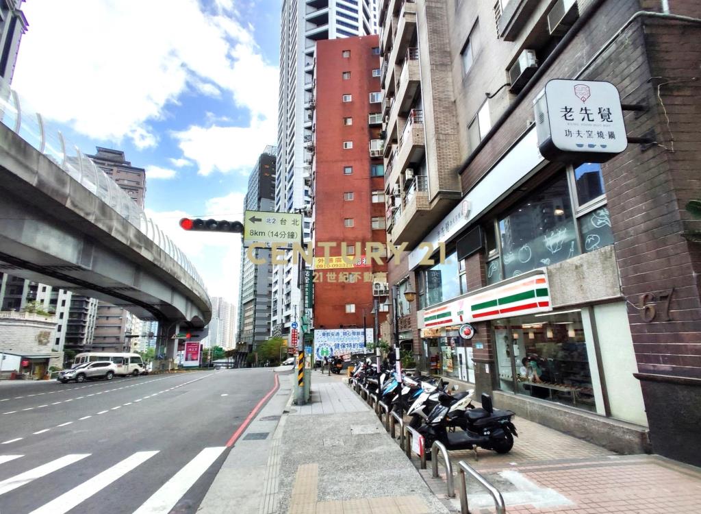 紅樹林.全新３房２衛含管理費