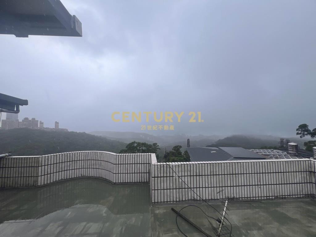 淡水糞箕湖-稀有山景養生美地