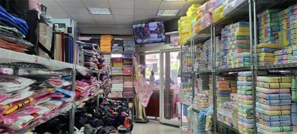 ㊝三角窗金店面