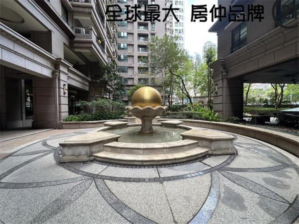 ㊝家麒文化四房車