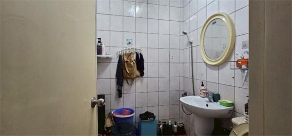 ㊝新埔捷運二樓