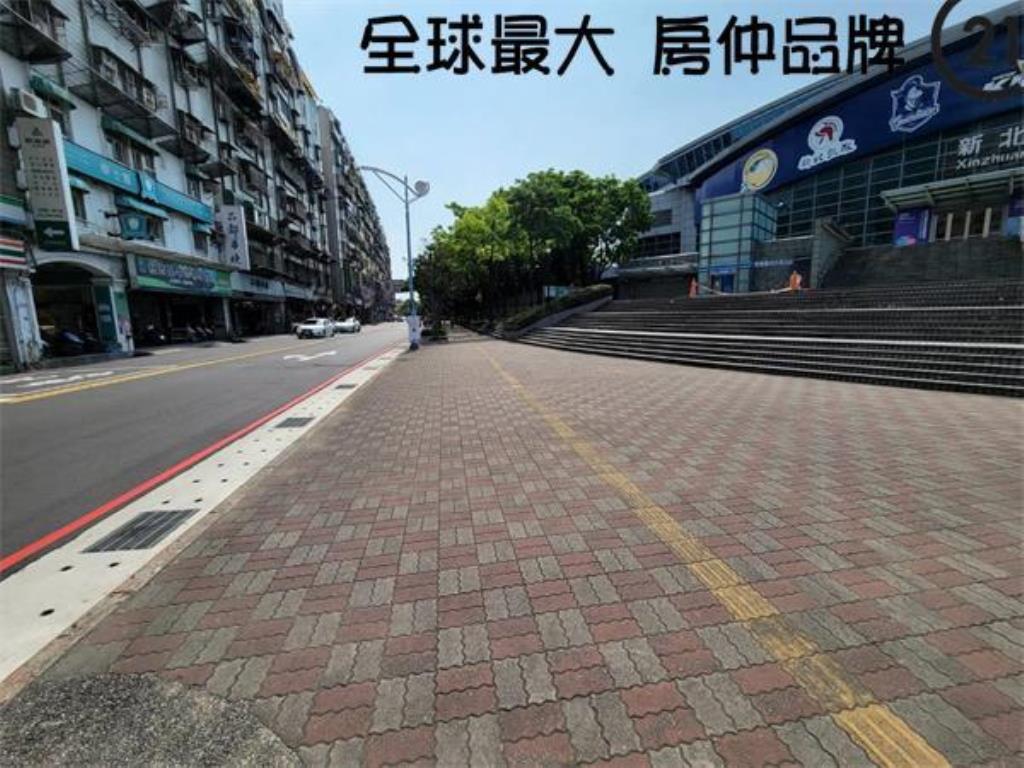 ㊝面棒球場面寬雙店面