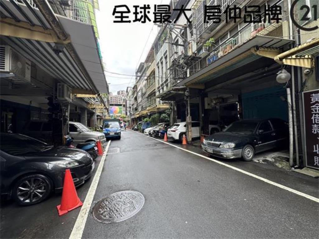 ㊝府中捷運大空間一樓