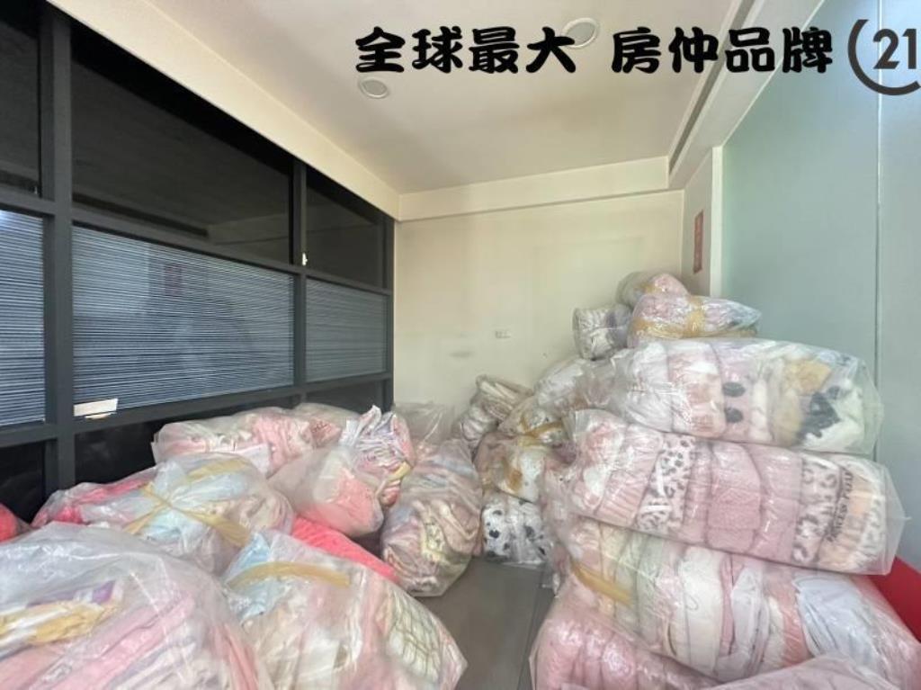 ㊝文聖國小挑高三角窗