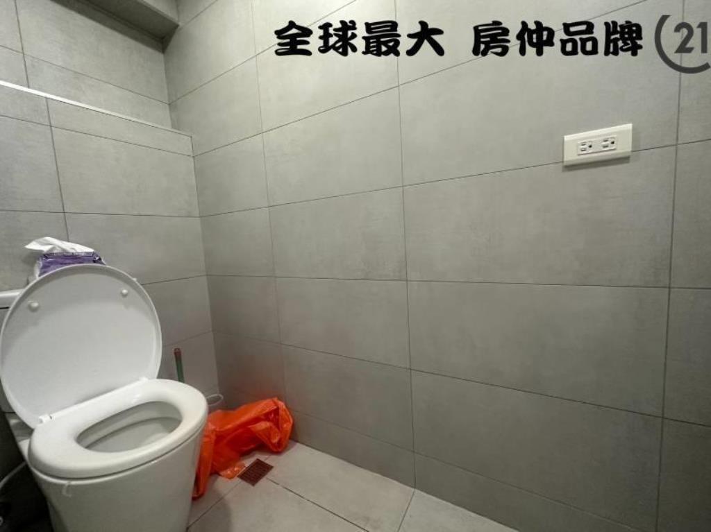 ㊝文聖國小挑高三角窗