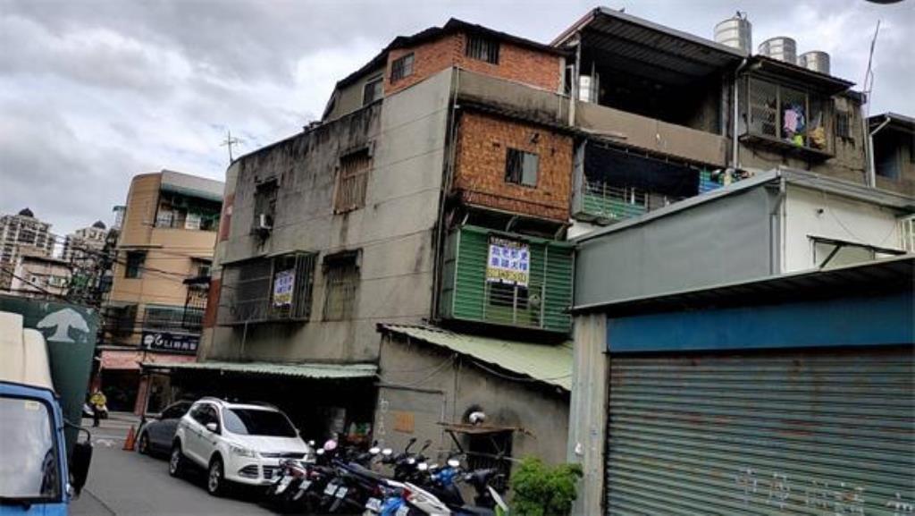 ㊝重建大樓入口地