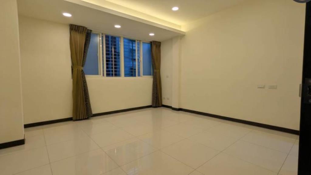 ㊝國光方正美妝二樓