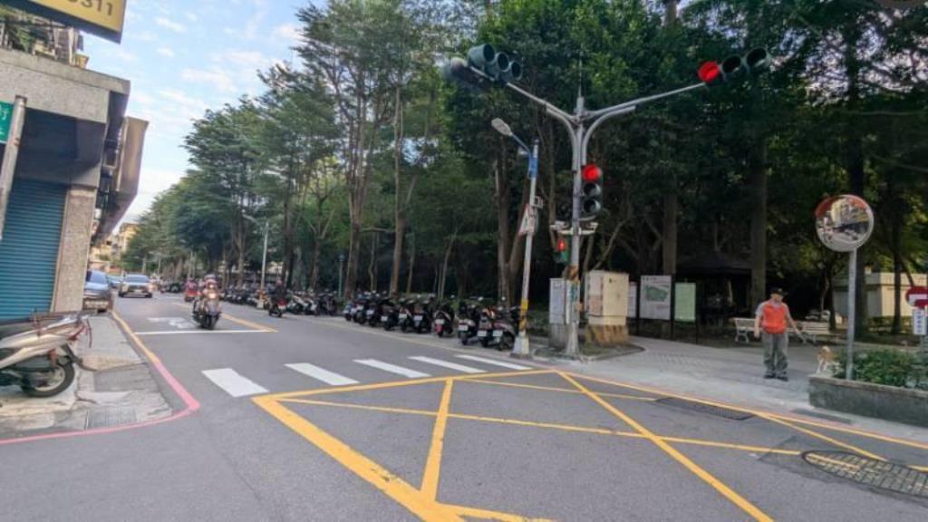 ㊝國光方正美妝二樓